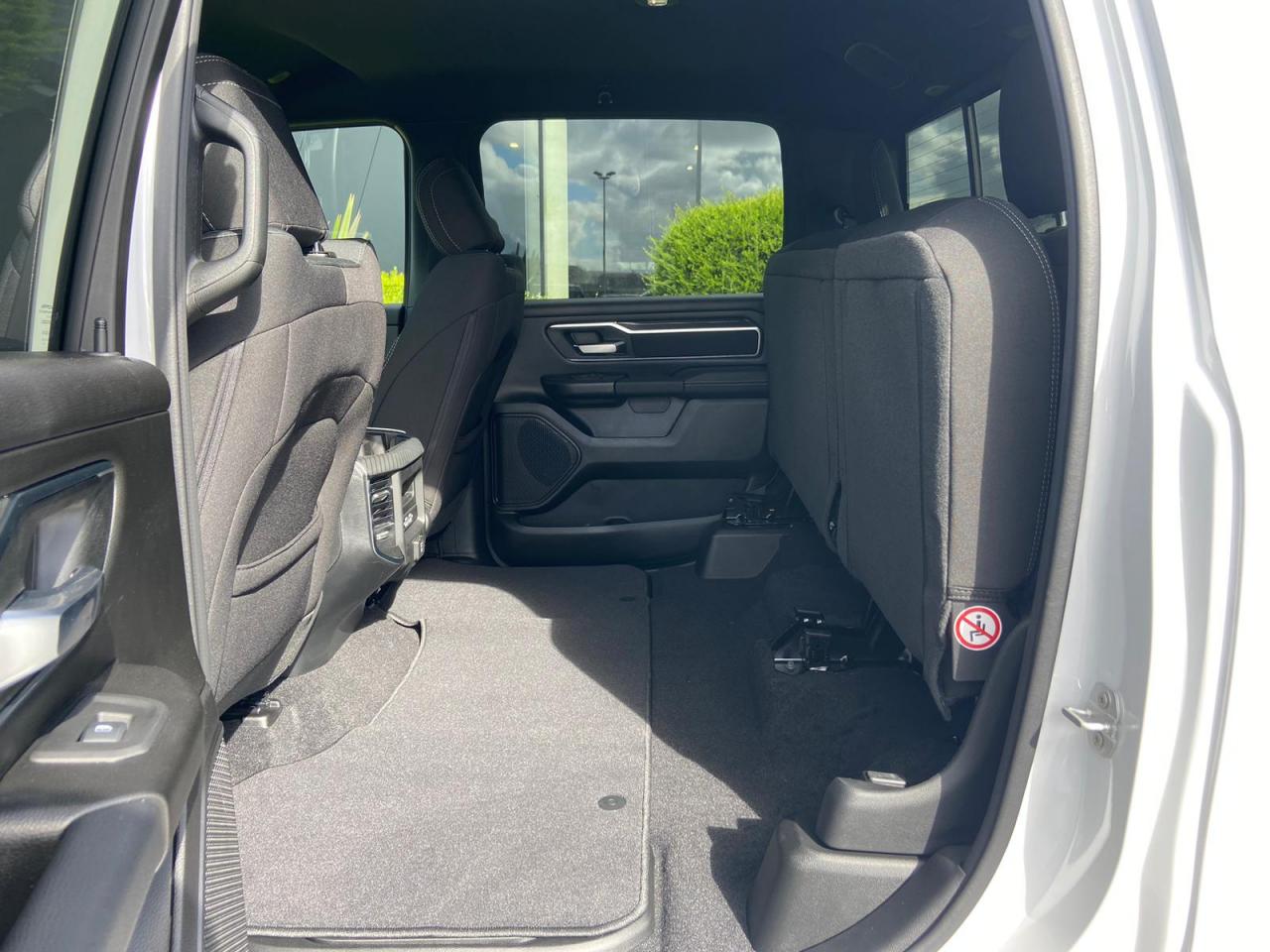 DODGE RAM 1500 CREW CAB BIGHORN NIGHT EDITION 2025