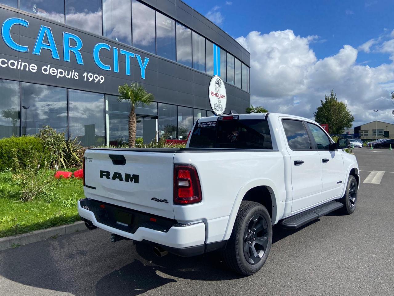 DODGE RAM 1500 CREW CAB BIGHORN NIGHT EDITION 2025