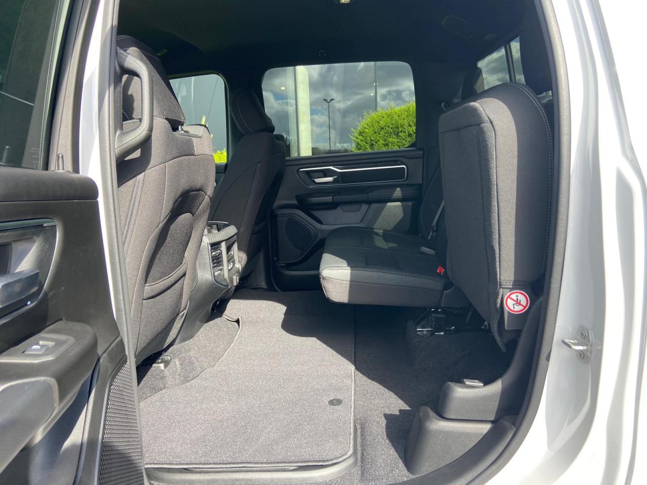 DODGE RAM 1500 CREW CAB BIGHORN NIGHT EDITION 2025