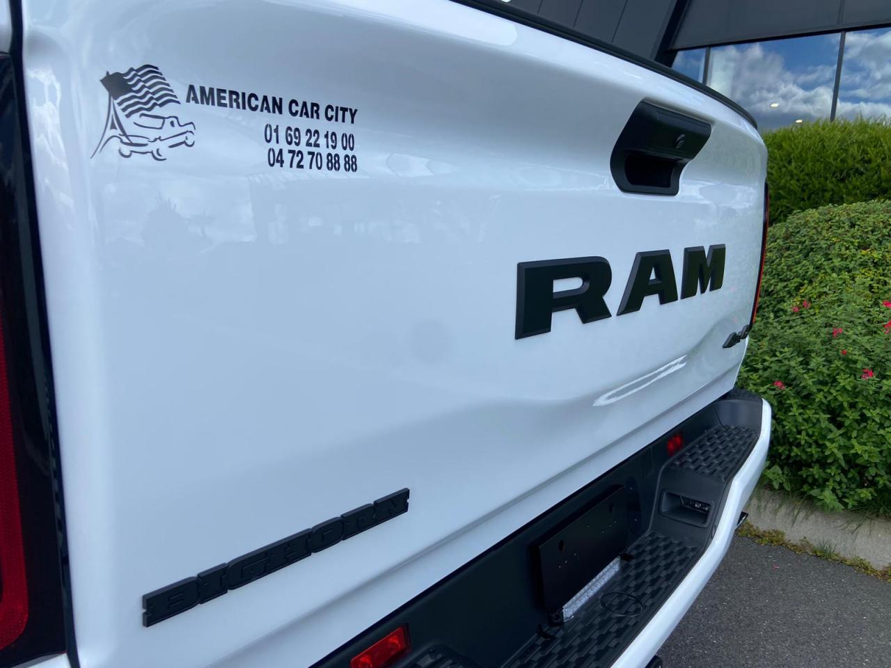 DODGE RAM 1500 CREW CAB BIGHORN NIGHT EDITION 2025