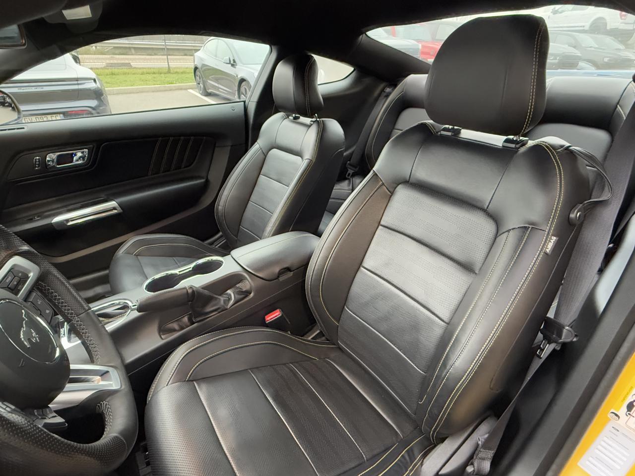 FORD MUSTANG GT Fastback V8 5.0L - Black shadow edition