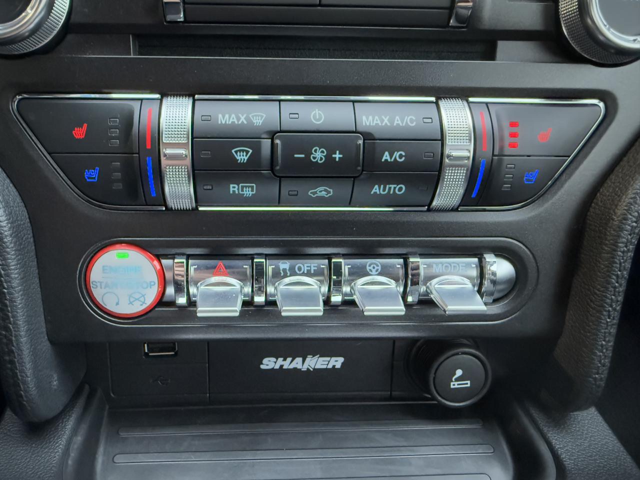 FORD MUSTANG GT Fastback V8 5.0L - Black shadow edition