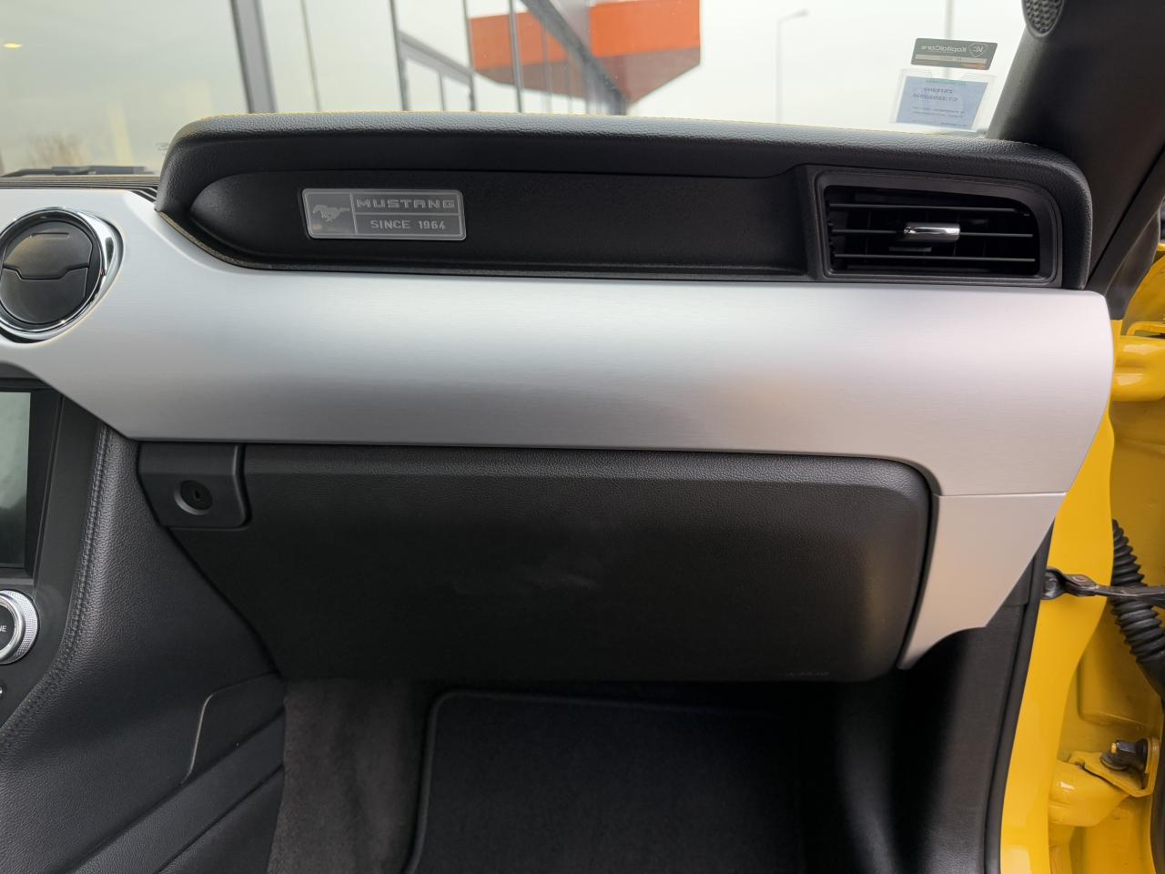 FORD MUSTANG GT Fastback V8 5.0L - Black shadow edition