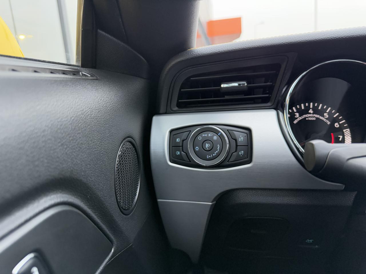 FORD MUSTANG GT Fastback V8 5.0L - Black shadow edition