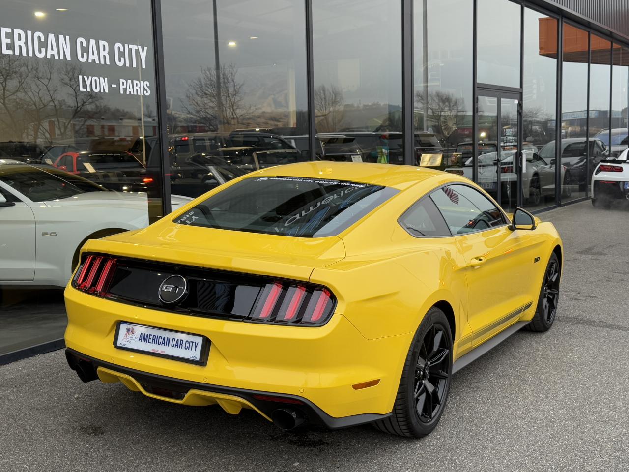 FORD MUSTANG GT Fastback V8 5.0L - Black shadow edition