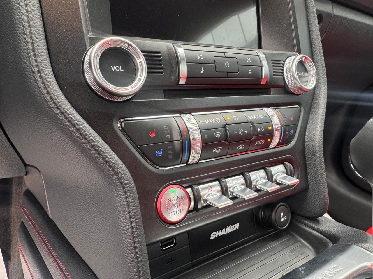 FORD MUSTANG GT CABRIOLET V8 5.0L