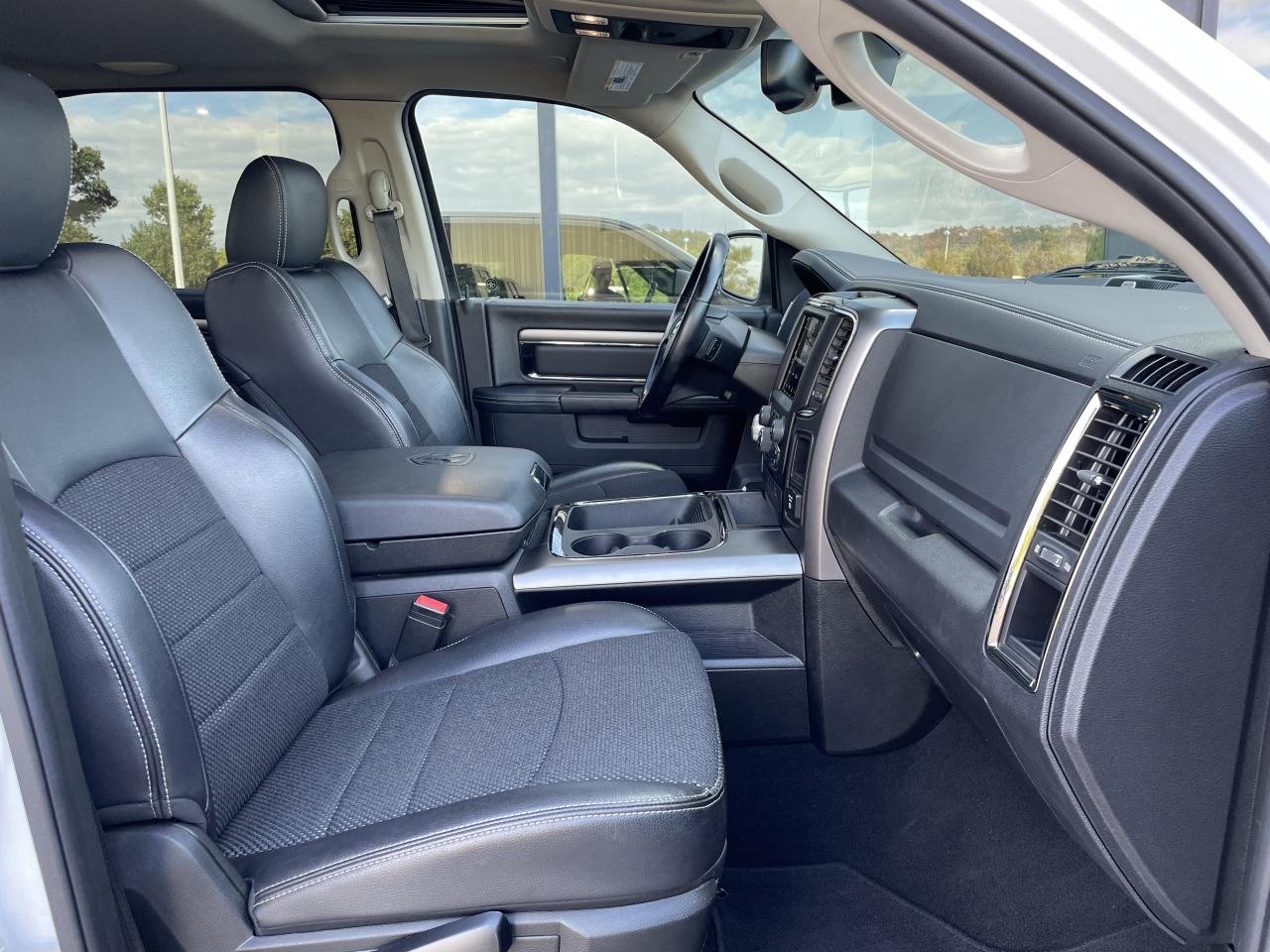 DODGE RAM CREW SPORT CLASSIC BLACK PACKAGE