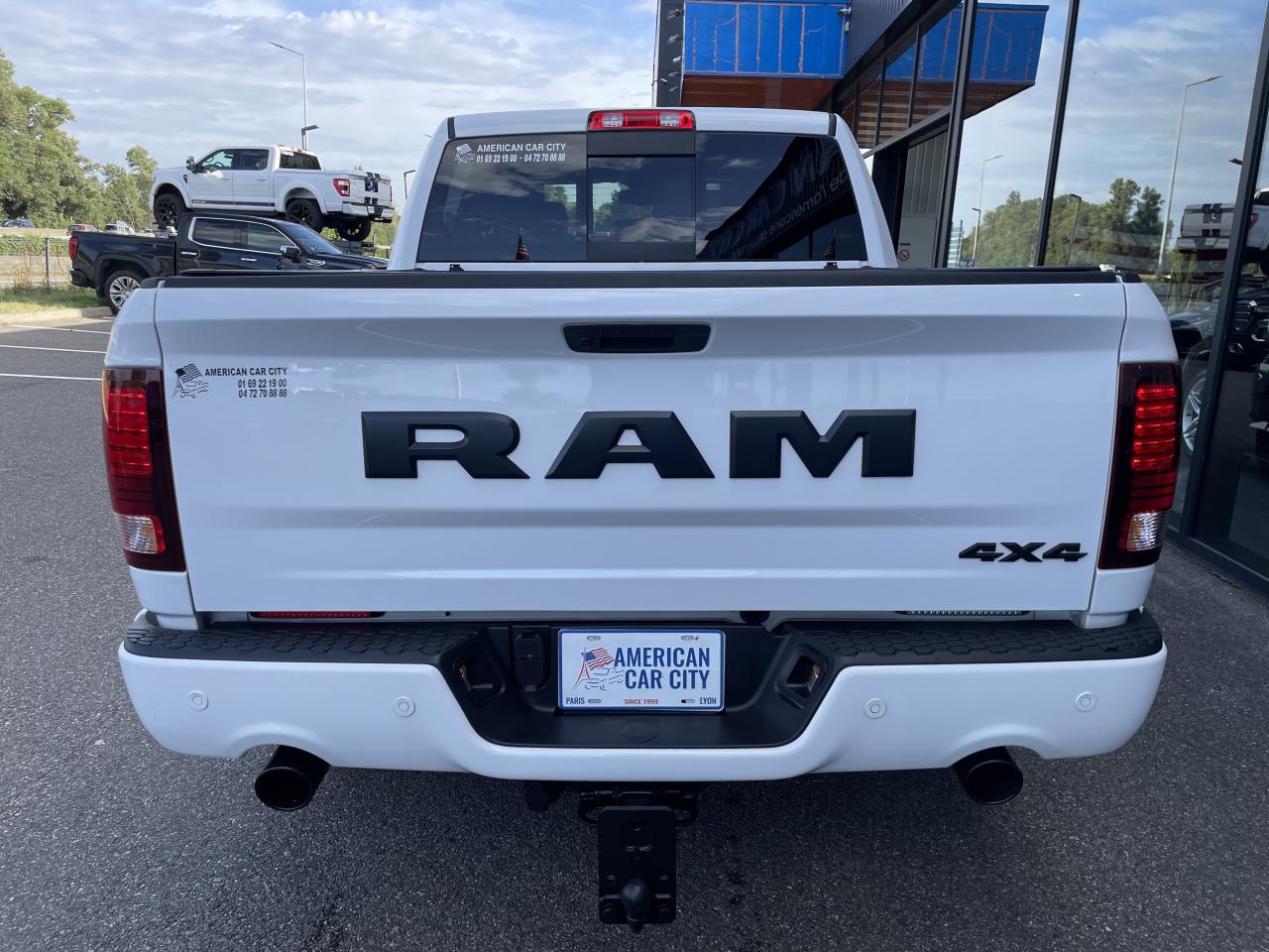 DODGE RAM CREW SPORT CLASSIC BLACK PACKAGE