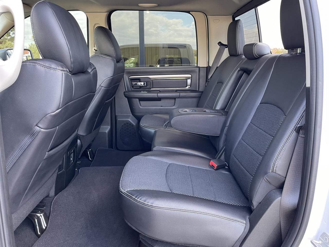 DODGE RAM CREW SPORT CLASSIC BLACK PACKAGE