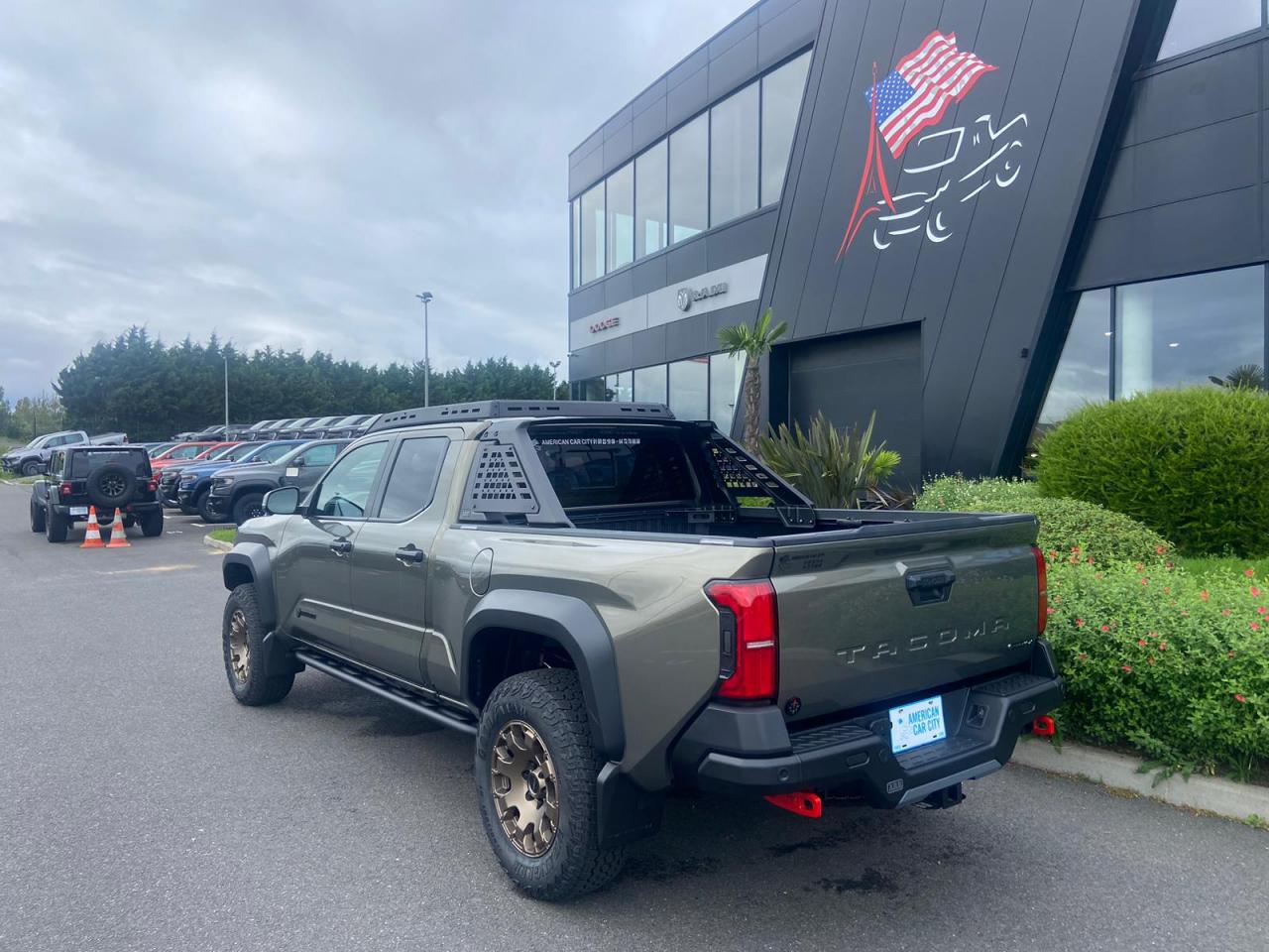 TOYOTA TACOMA 4X4 Double Cab Hybrid Trailhunter