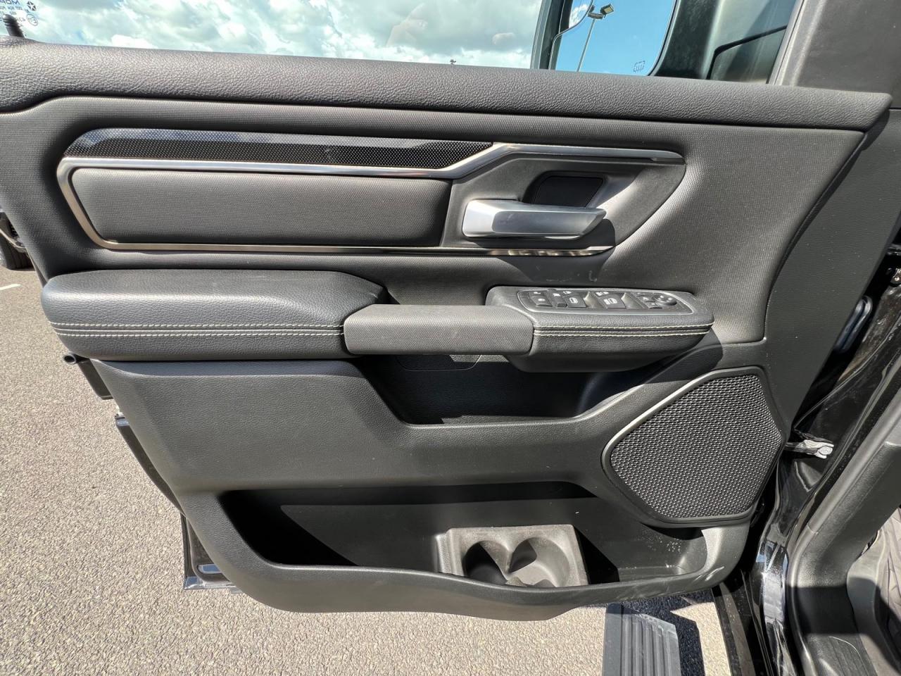 DODGE RAM 1500 CREW SPORT V8 5.7L HEMI