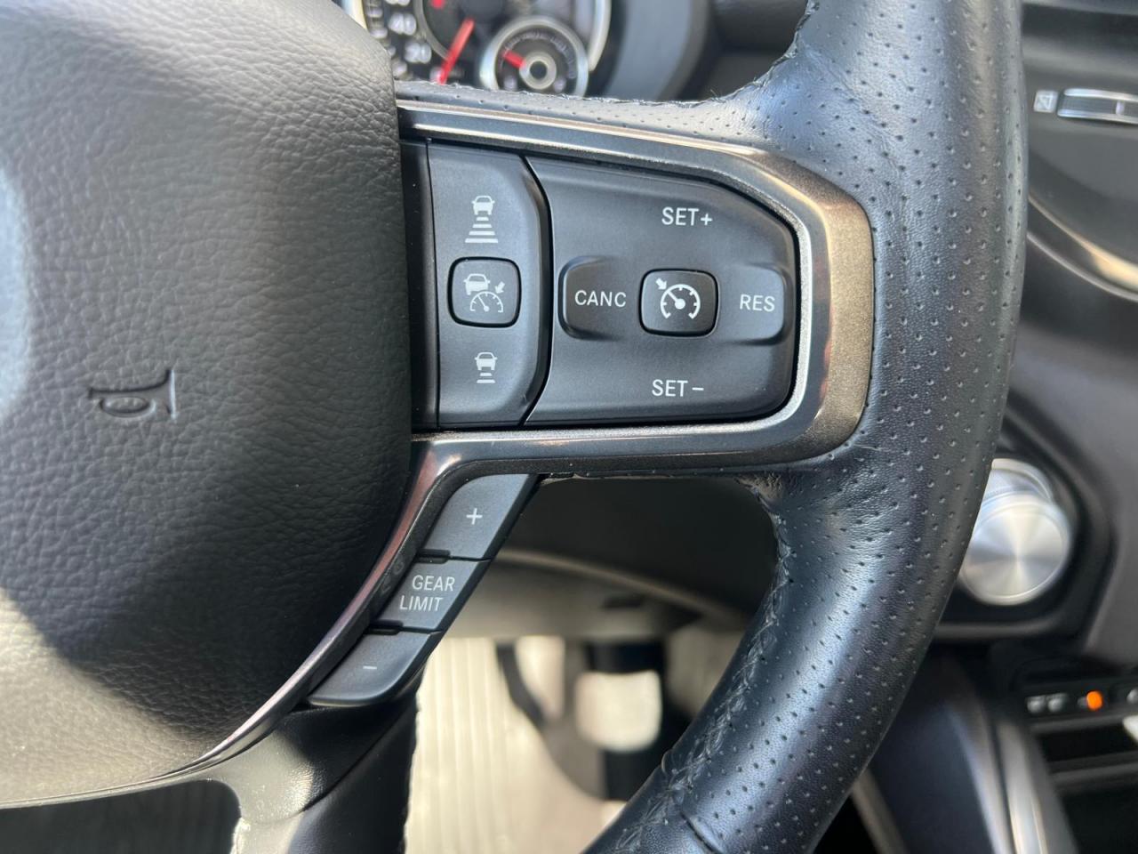 DODGE RAM 1500 CREW SPORT V8 5.7L HEMI