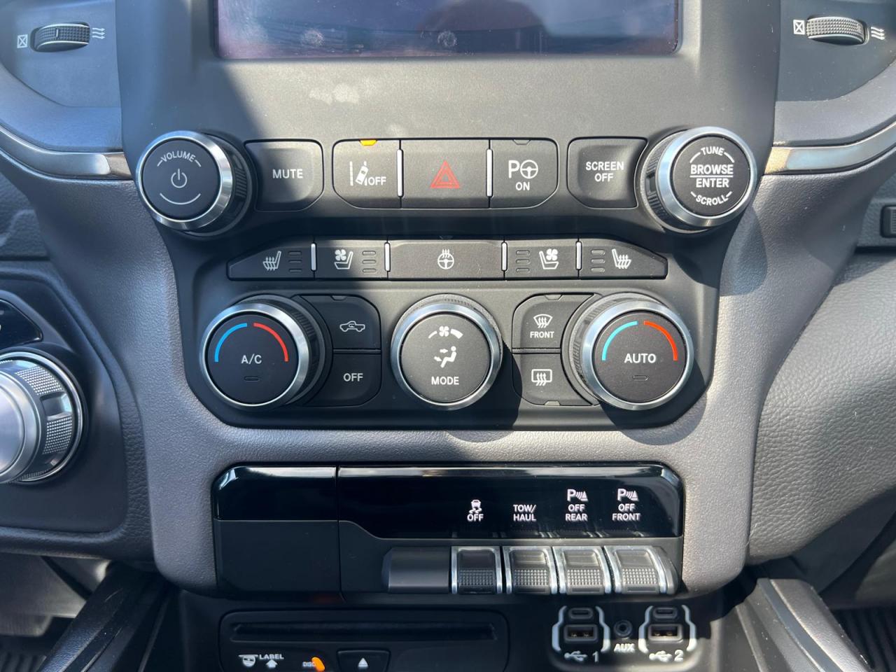 DODGE RAM 1500 CREW SPORT V8 5.7L HEMI