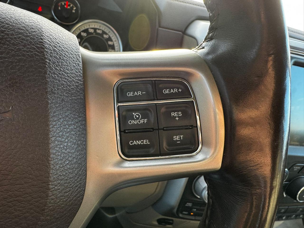 DODGE RAM 1500 CREW LARAMIE SPORT