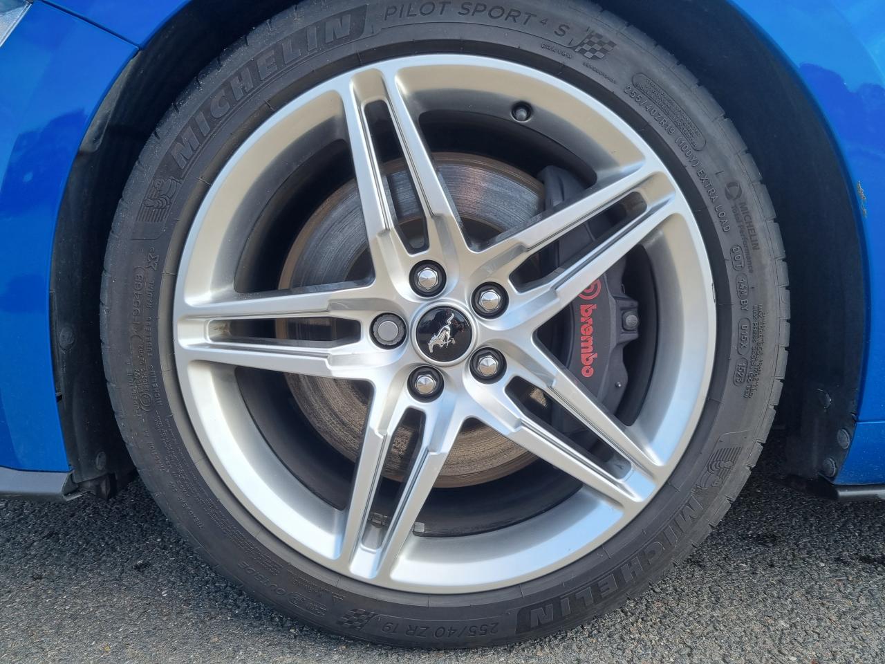 FORD MUSTANG GT FASTBACK 5.0L V8 450ch