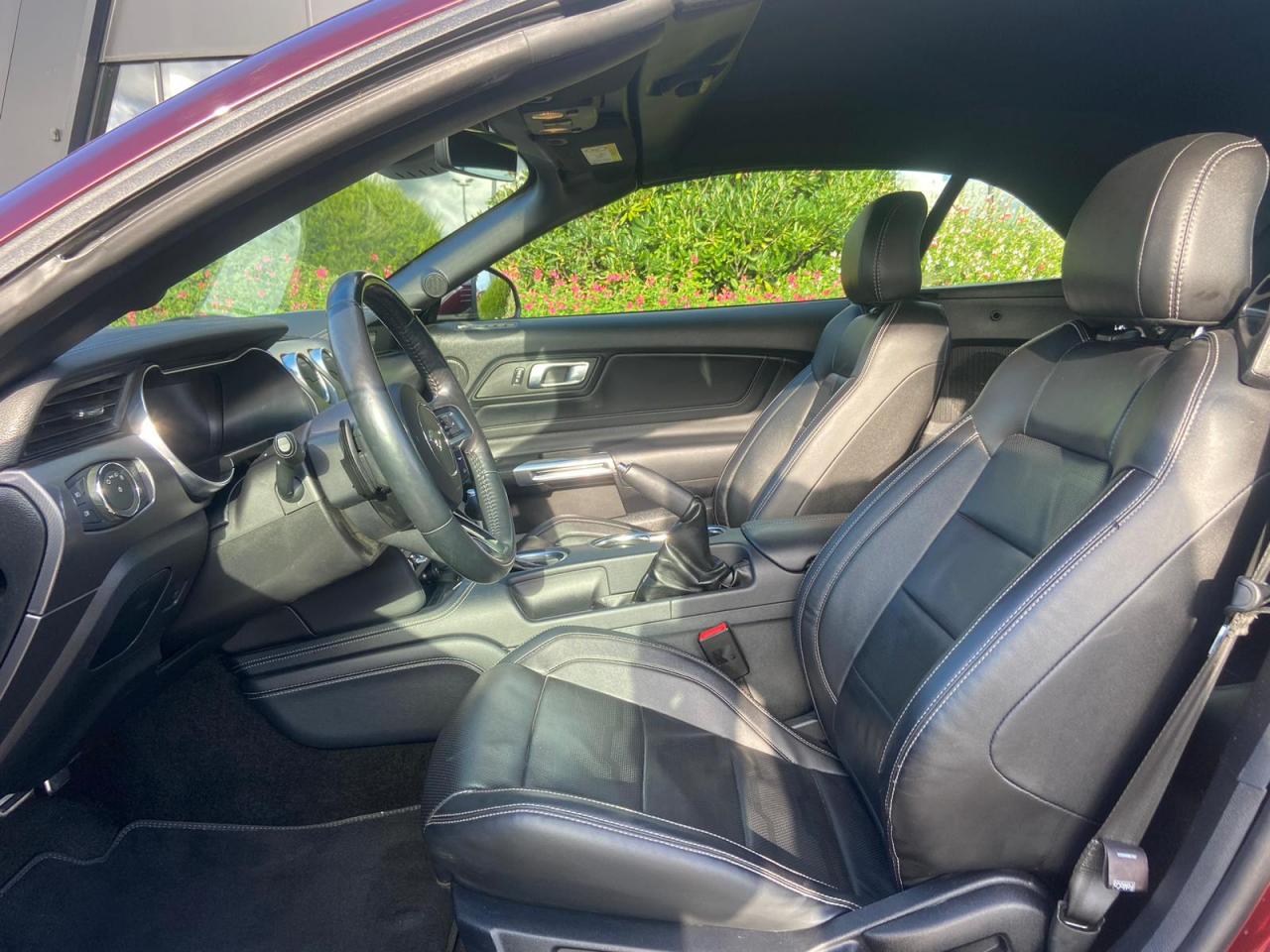 FORD MUSTANG GT CABRIOLET V8 5.0L