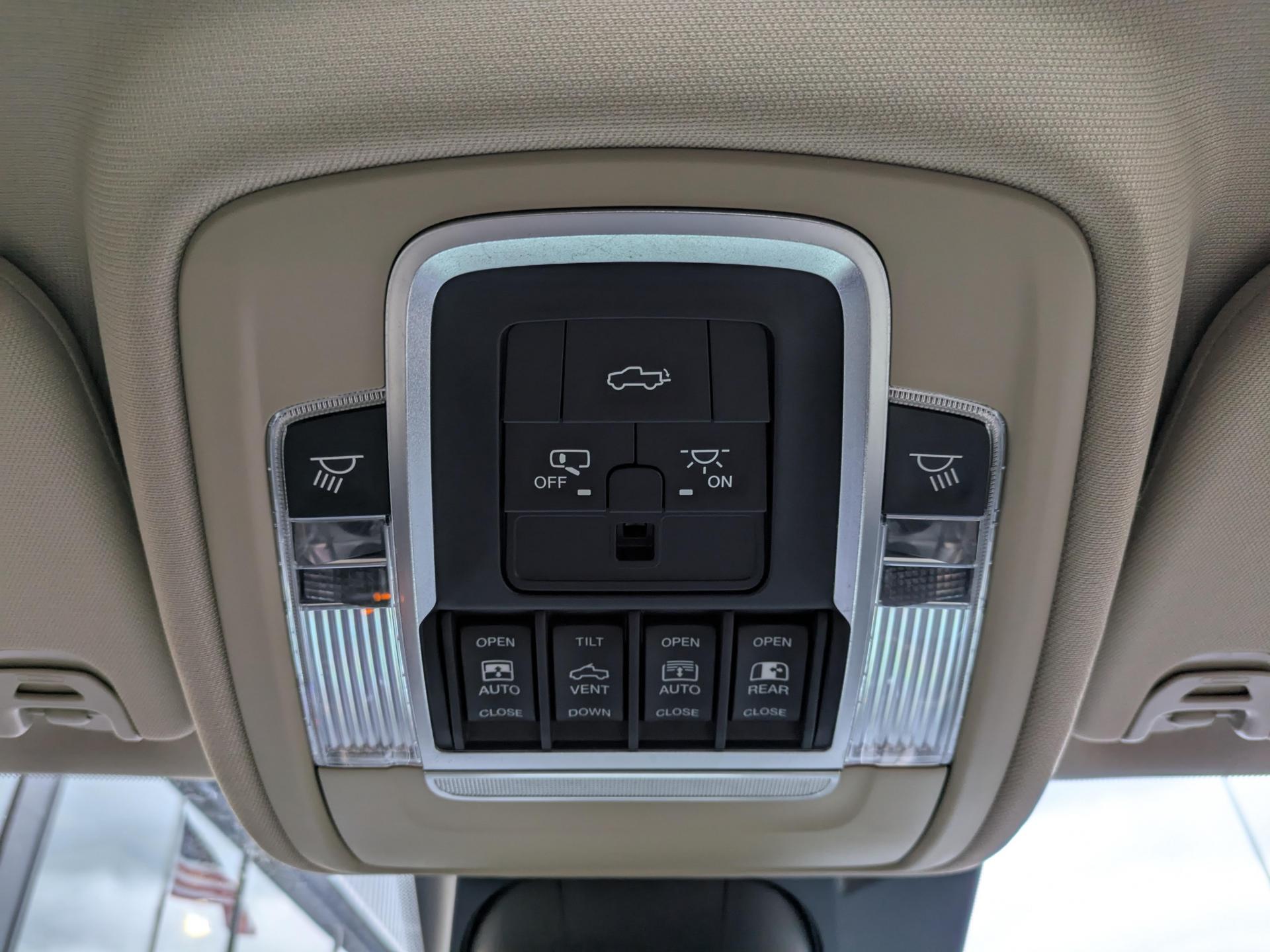 DODGE RAM 1500 CREW LIMITED