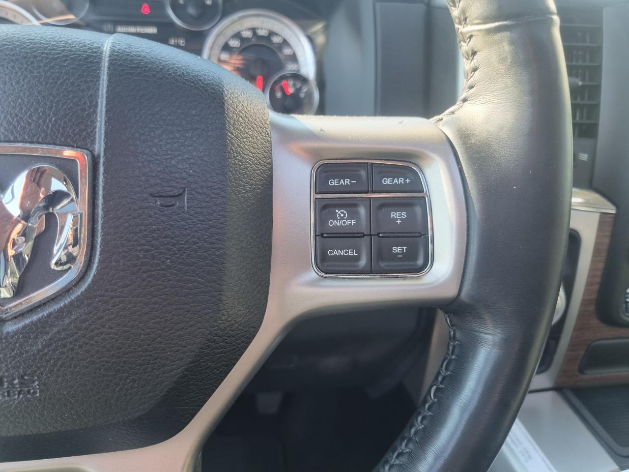 DODGE RAM 1500 CREW LARAMIE V8 5.7L 395hp