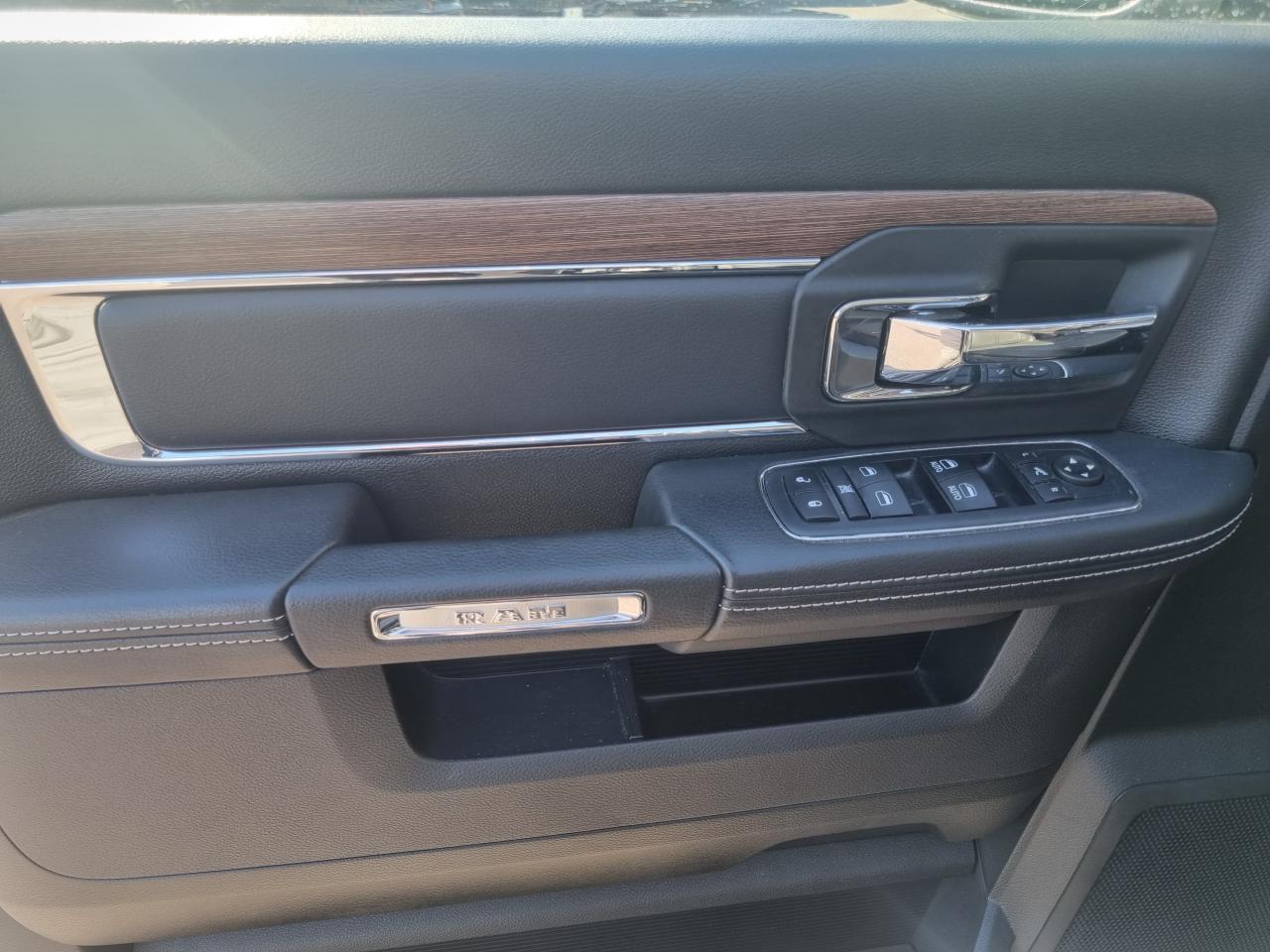 DODGE RAM 1500 CREW LARAMIE V8 5.7L 395hp