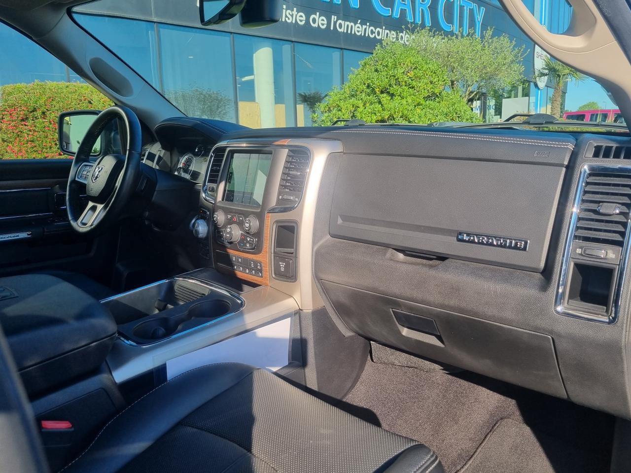 DODGE RAM 1500 CREW LARAMIE V8 5.7L 395hp