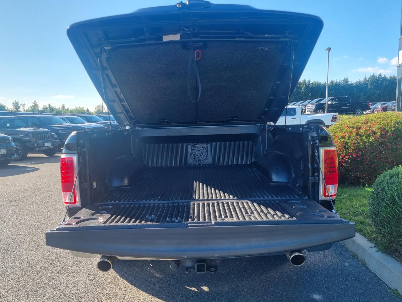 DODGE RAM 1500 CREW LARAMIE V8 5.7L 395hp