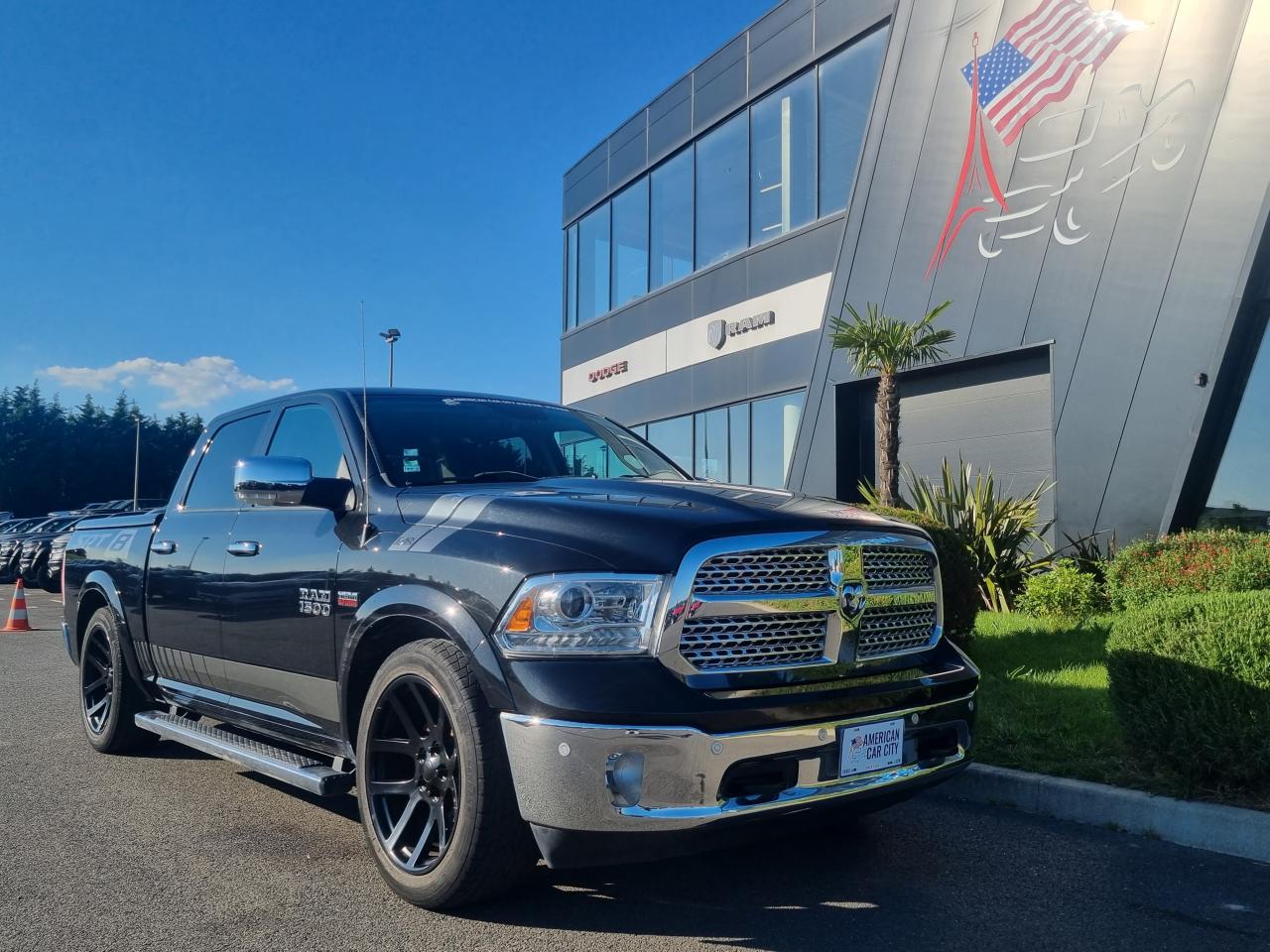 DODGE RAM 1500 CREW LARAMIE V8 5.7L 395hp