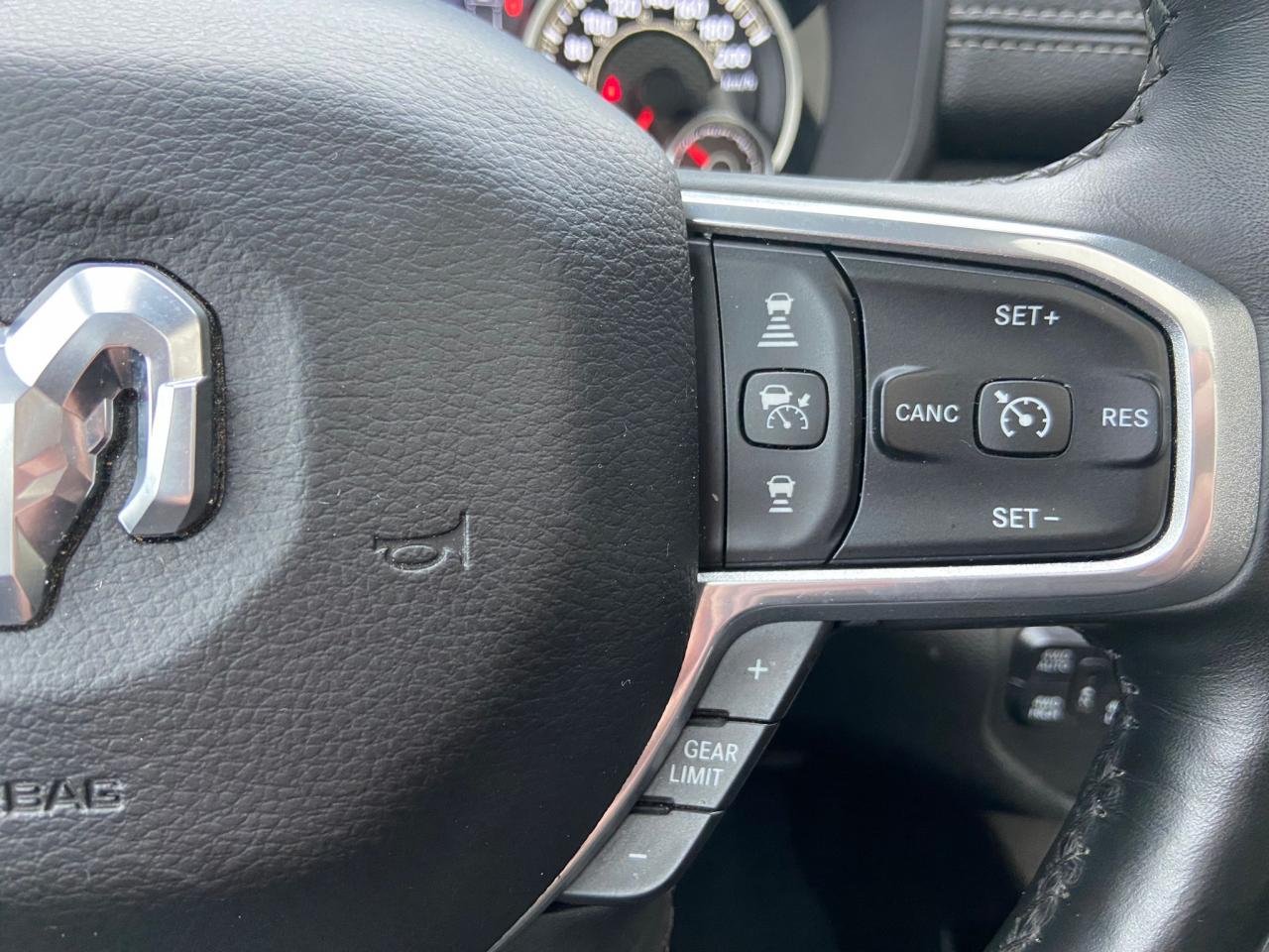 DODGE RAM 1500 CREW LARAMIE SPORT AIR