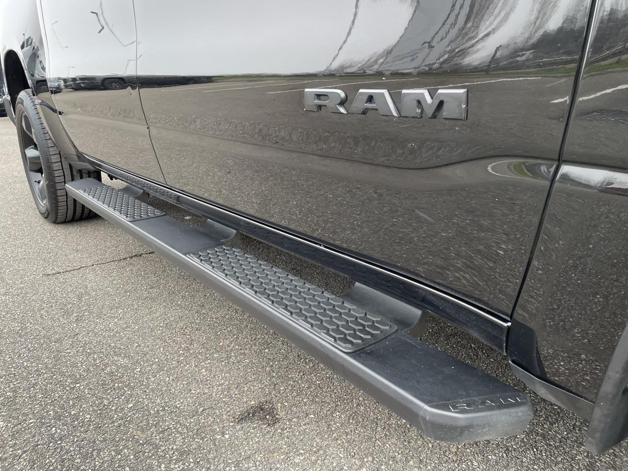 DODGE RAM 1500 CREW CAB BIGHORN AIR