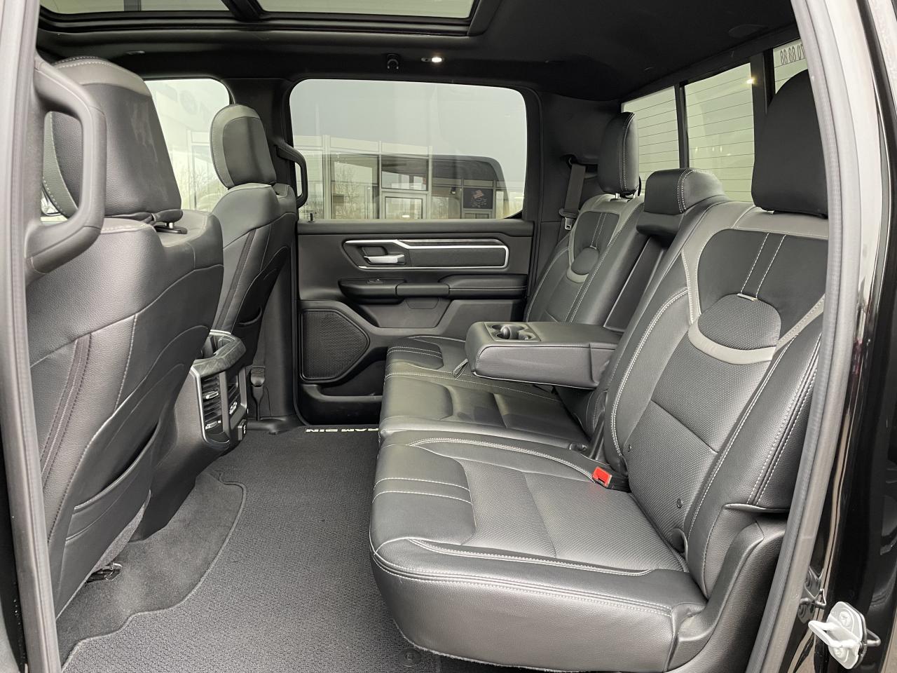 DODGE RAM 1500 CREW CAB BIGHORN AIR