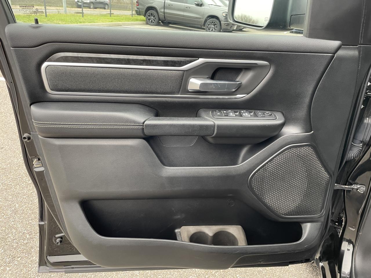 DODGE RAM 1500 CREW CAB BIGHORN AIR