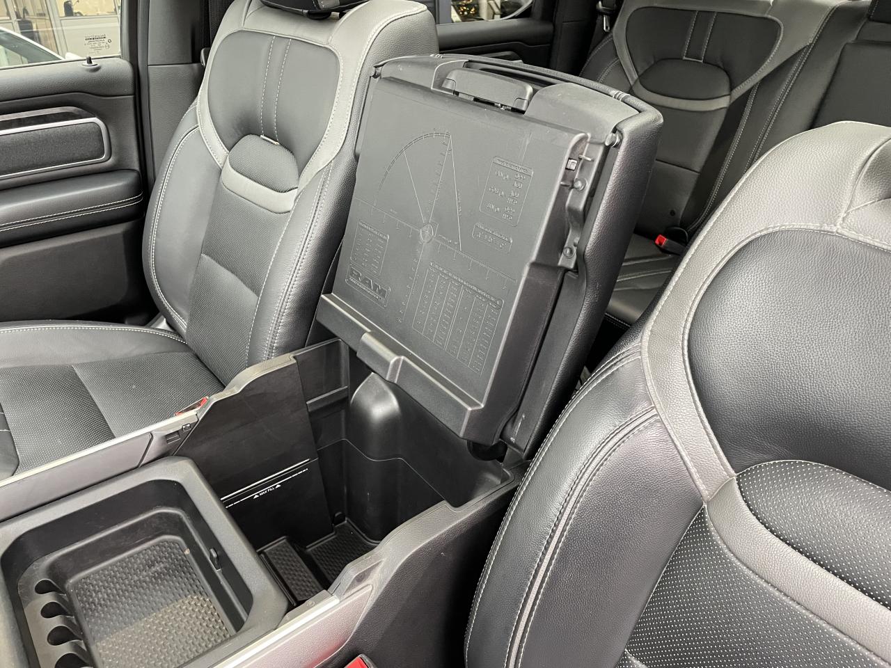 DODGE RAM 1500 CREW CAB BIGHORN AIR