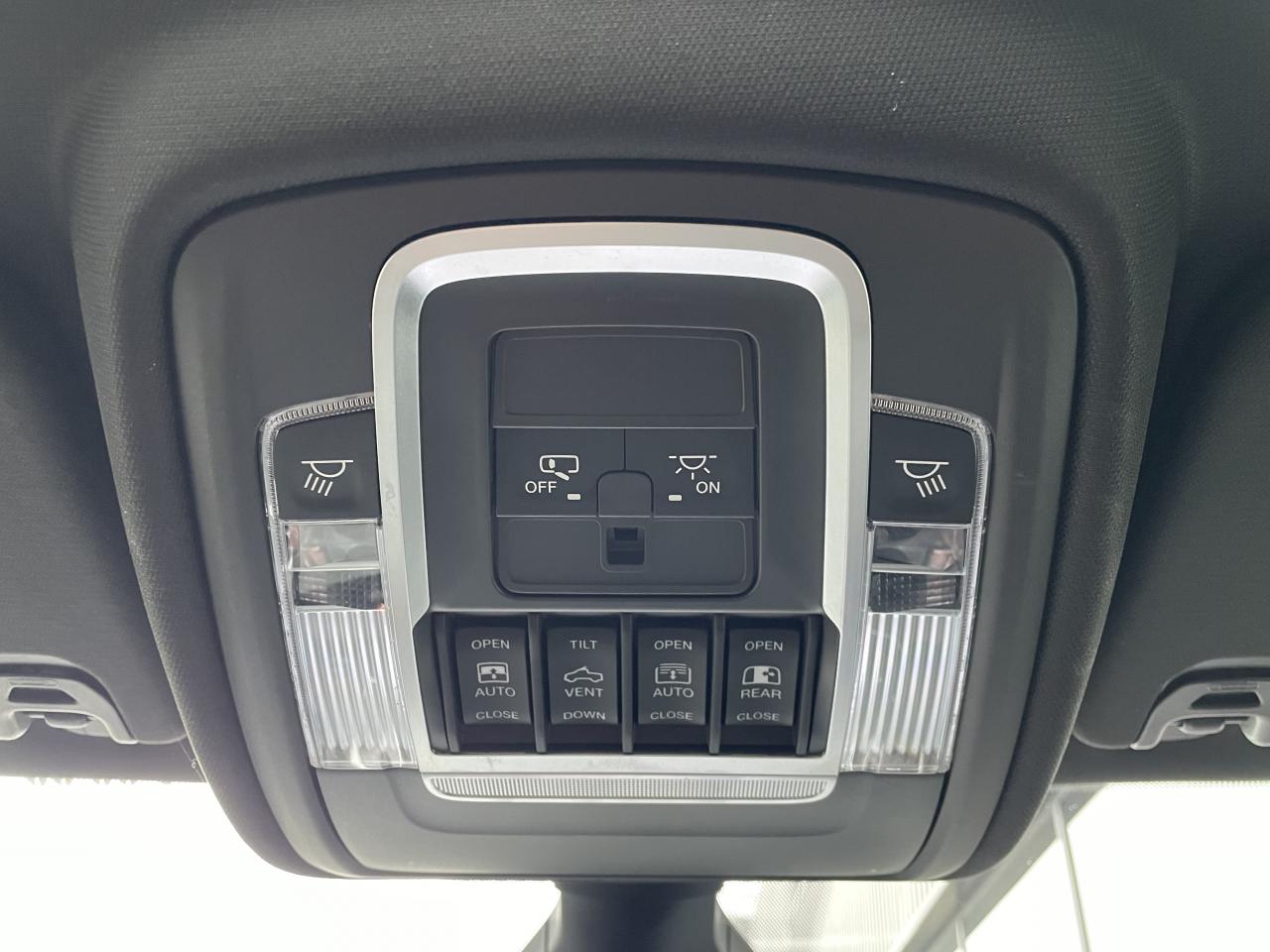 DODGE RAM 1500 CREW CAB BIGHORN AIR