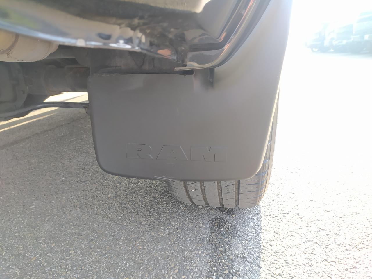 DODGE RAM 1500 CREW LARAMIE