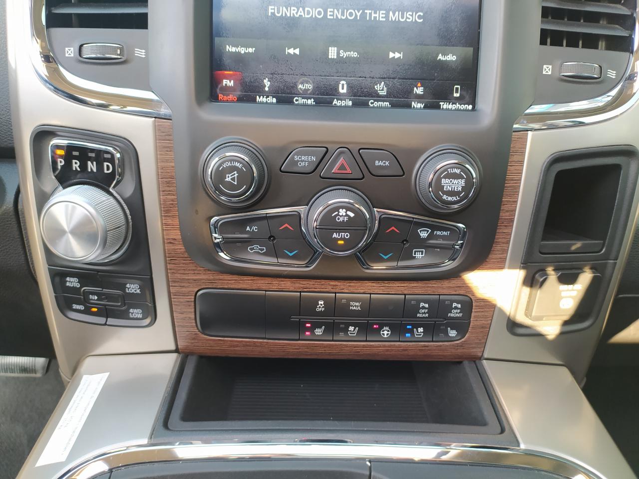 DODGE RAM 1500 CREW LARAMIE