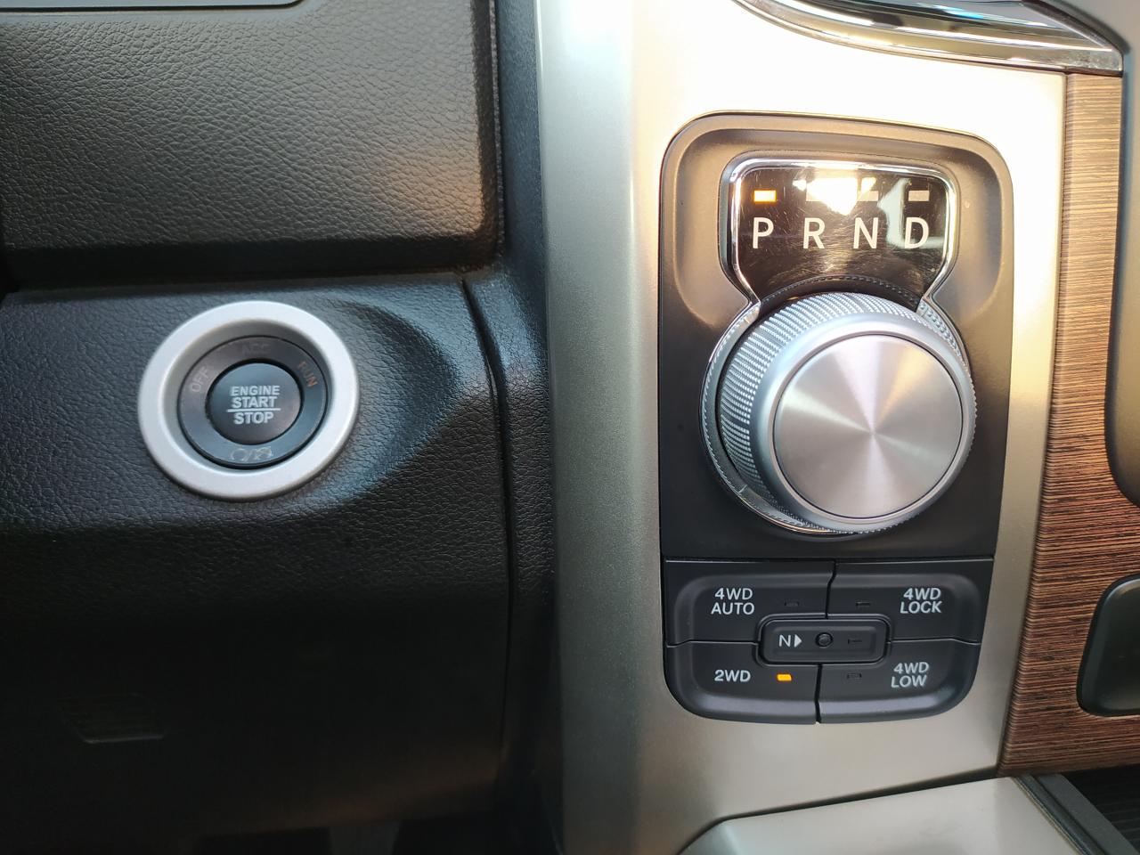 DODGE RAM 1500 CREW LARAMIE