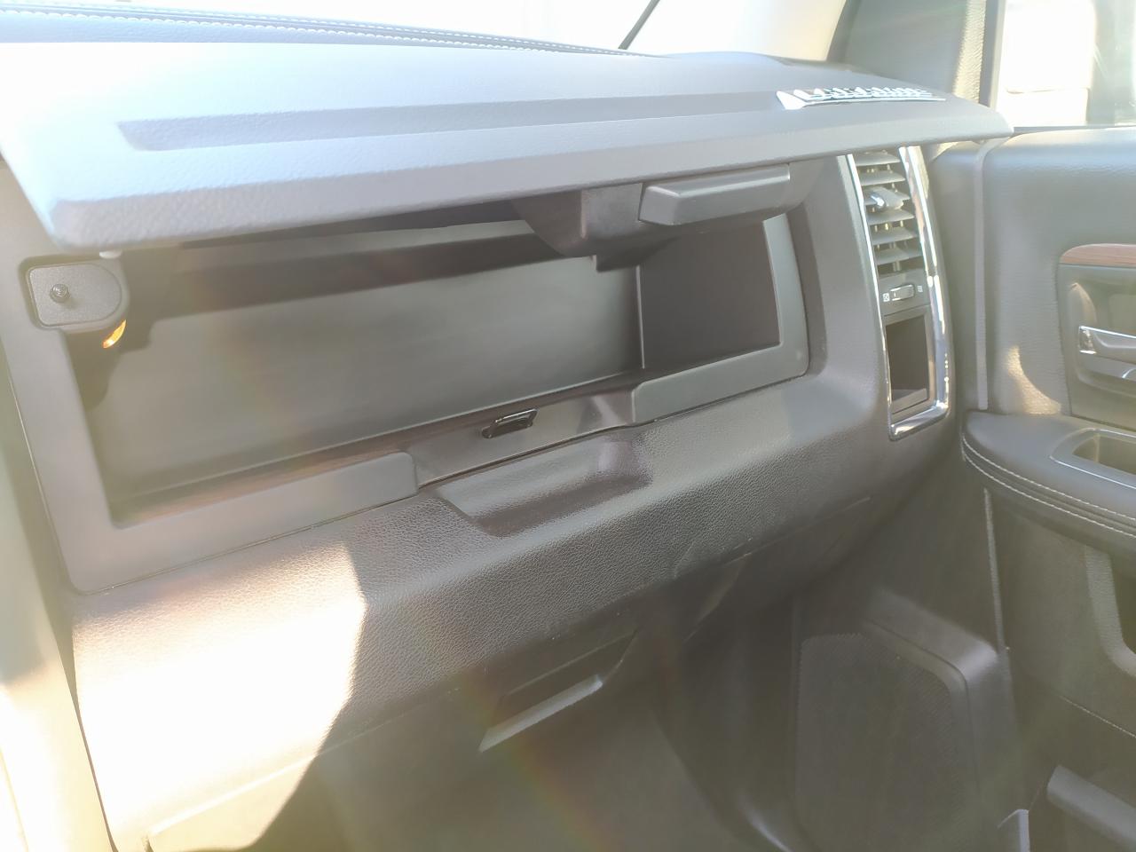 DODGE RAM 1500 CREW LARAMIE