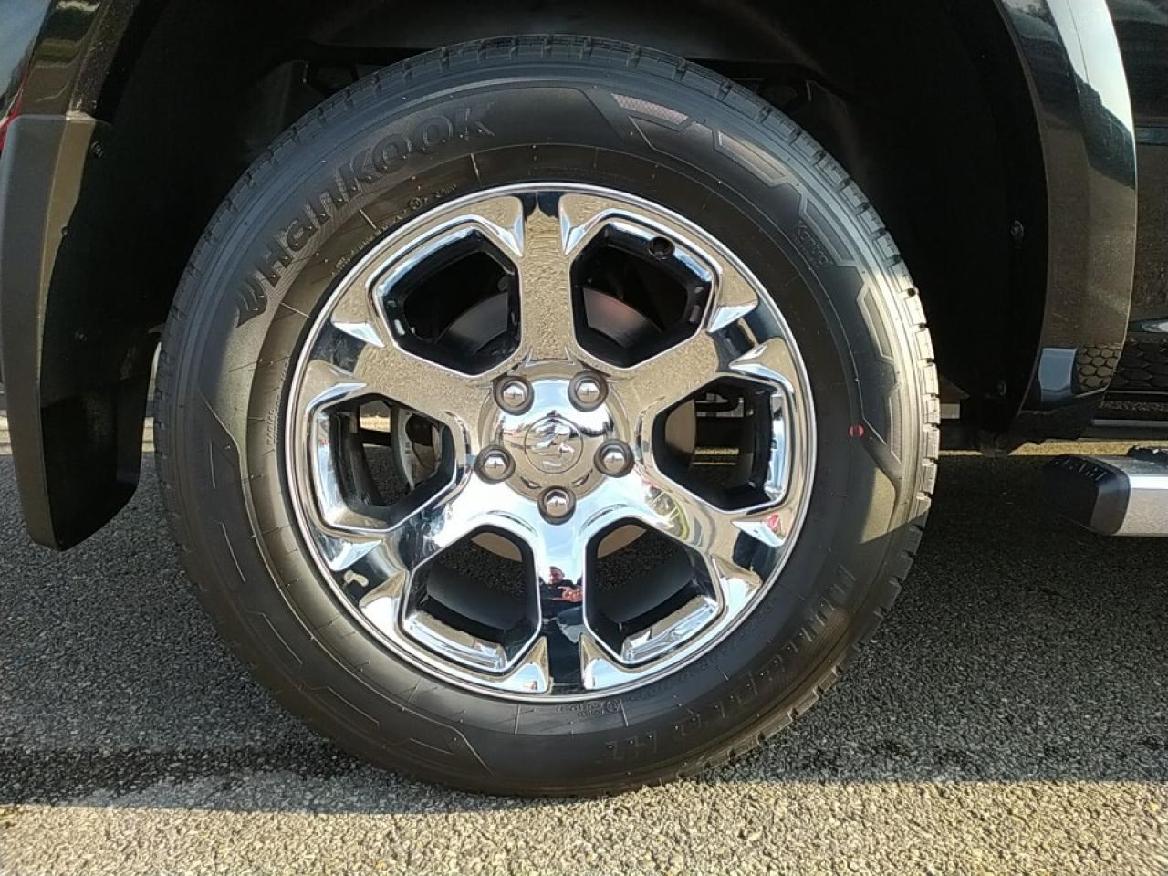 DODGE RAM 1500 CREW LARAMIE