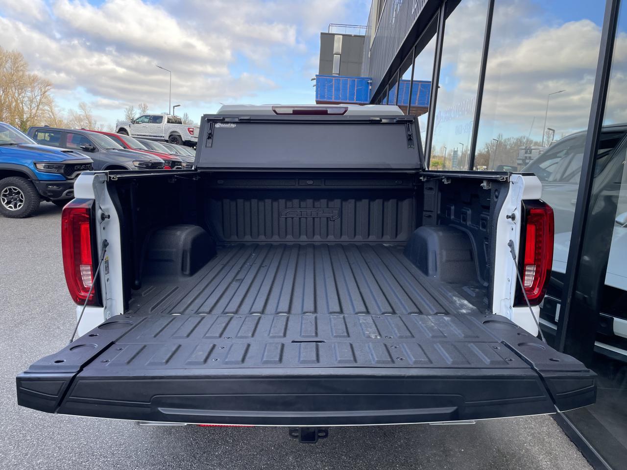 GMC Sierra AT4 CARBON PRO EDITION