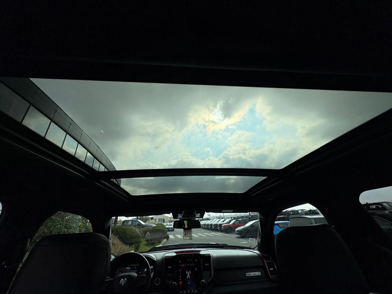 DODGE RAM 1500 CREW REBEL AIR