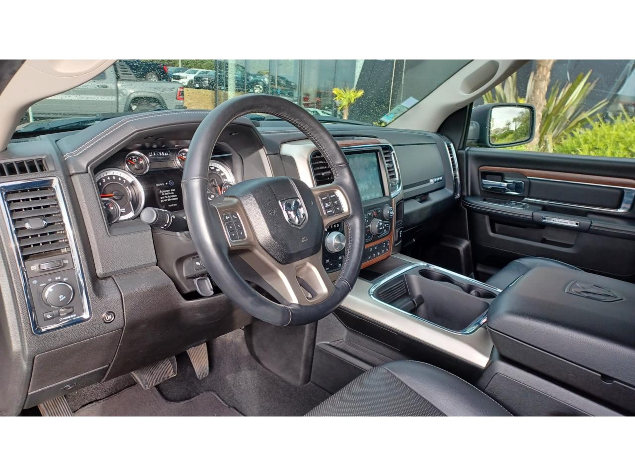 DODGE RAM 1500 CREW LARAMIE CLASSIC