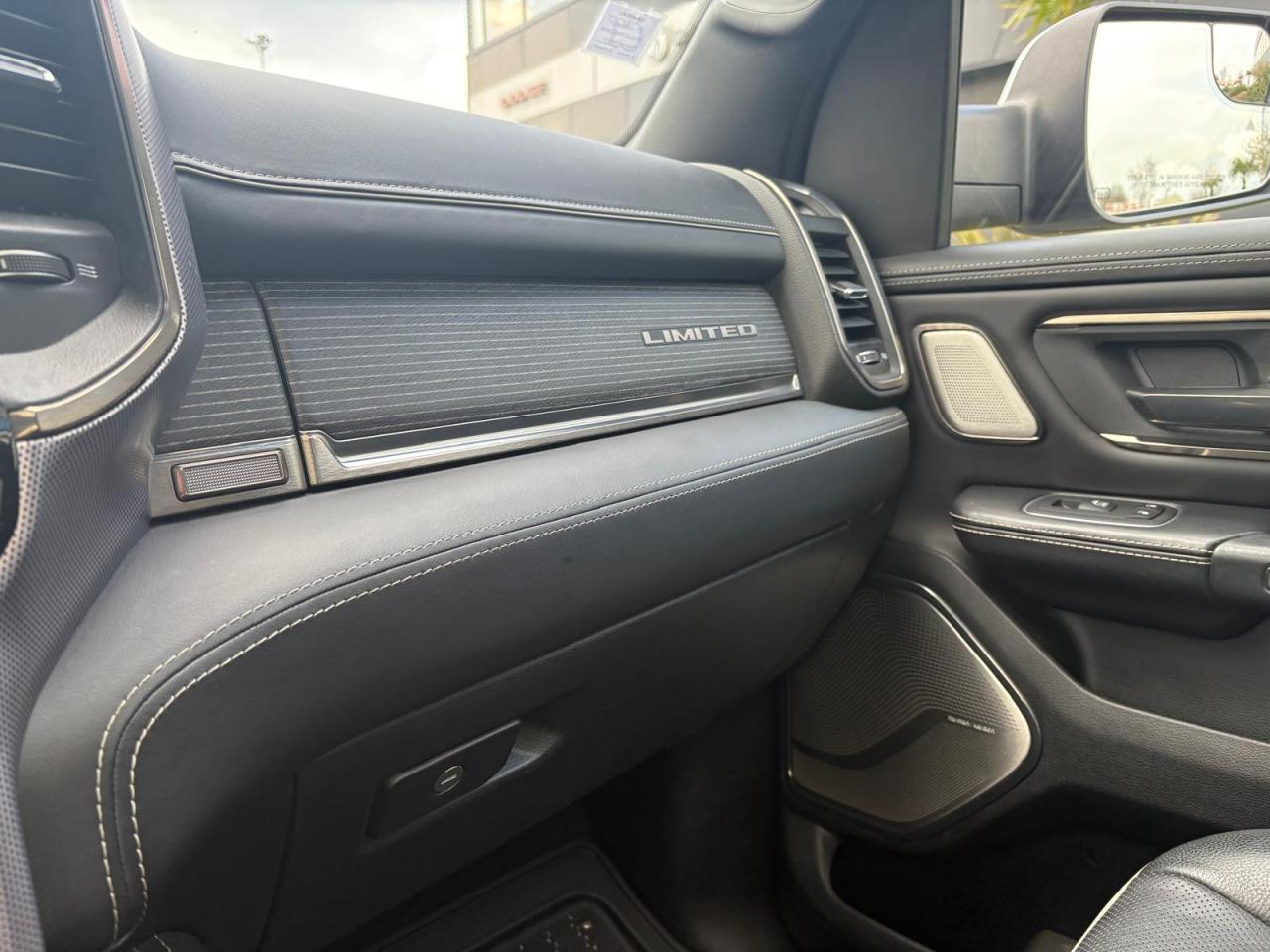 DODGE RAM 1500 CREW LIMITED RAMBOX