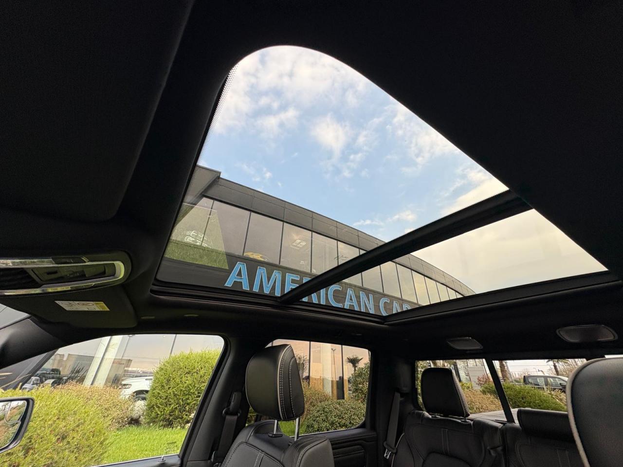 DODGE RAM 1500 CREW LIMITED RAMBOX