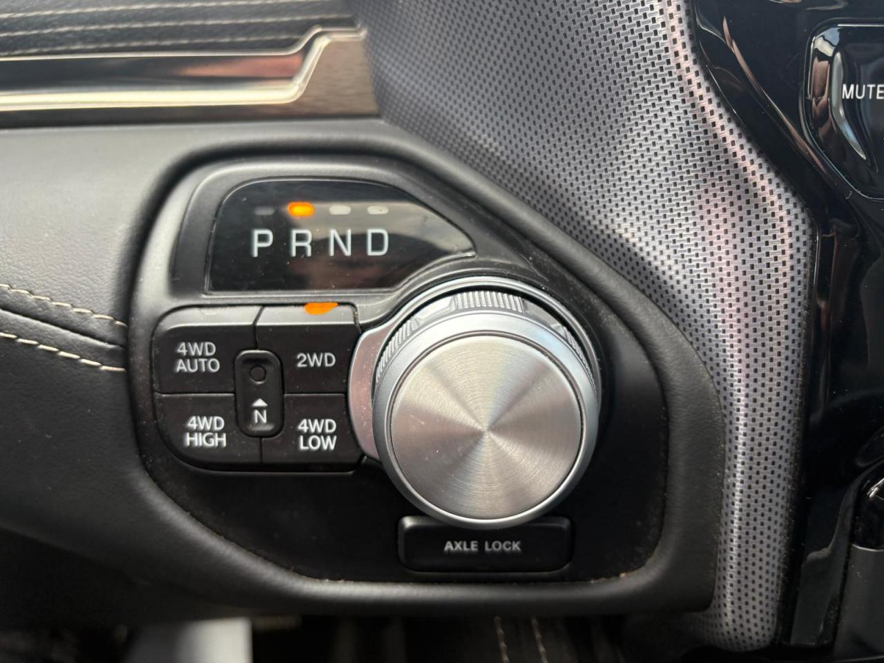 DODGE RAM 1500 CREW LIMITED RAMBOX