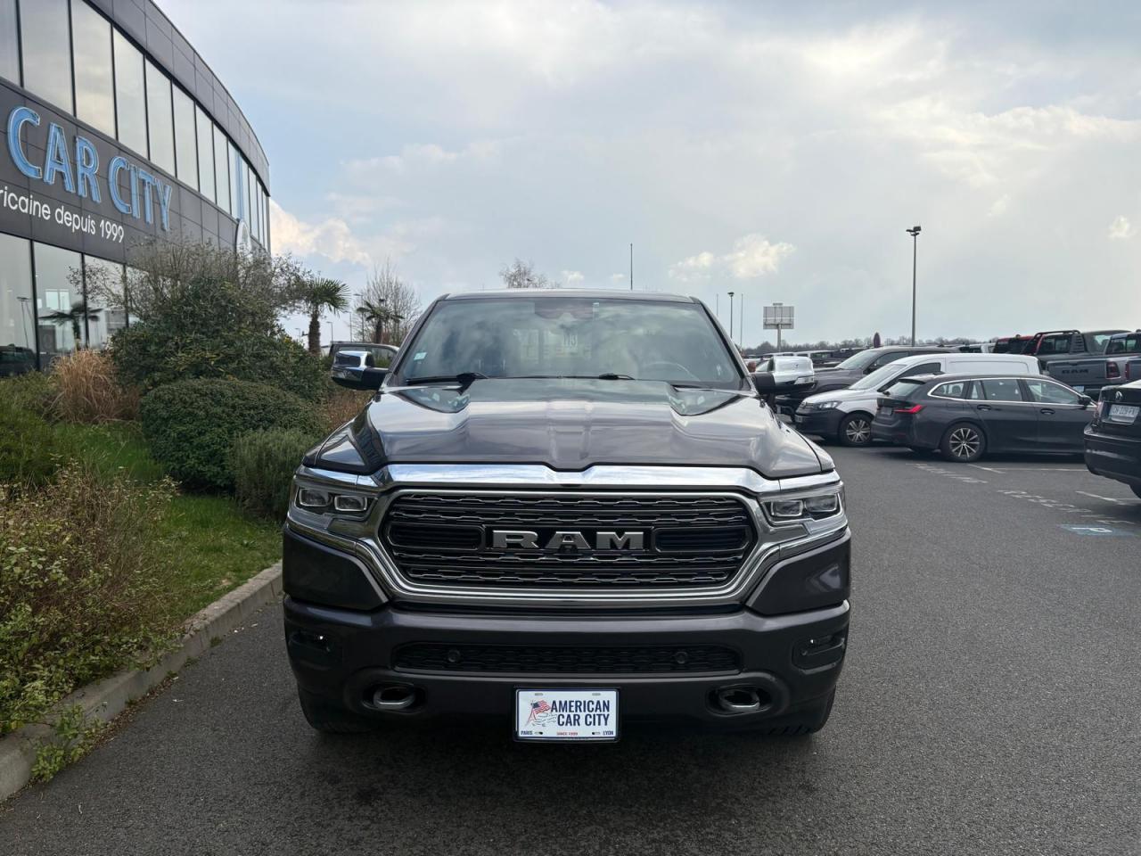 DODGE RAM 1500 CREW LIMITED RAMBOX