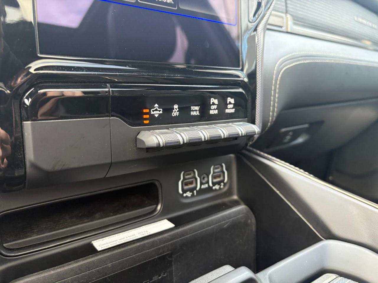 DODGE RAM 1500 CREW LIMITED RAMBOX