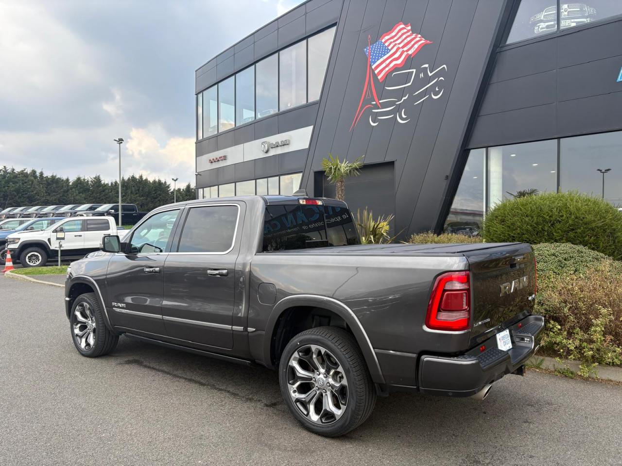 DODGE RAM 1500 CREW LIMITED RAMBOX