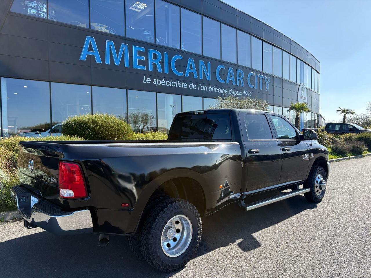 DODGE RAM 3500 SLT CREW CAB 4X4