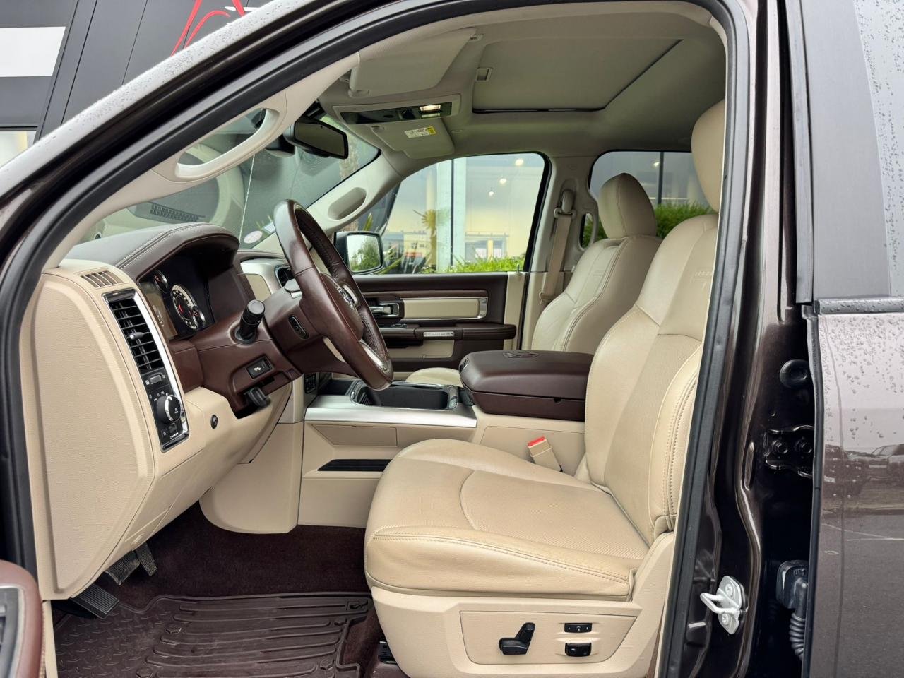 DODGE RAM 1500 CREW LARAMIE AIR RAMBOX