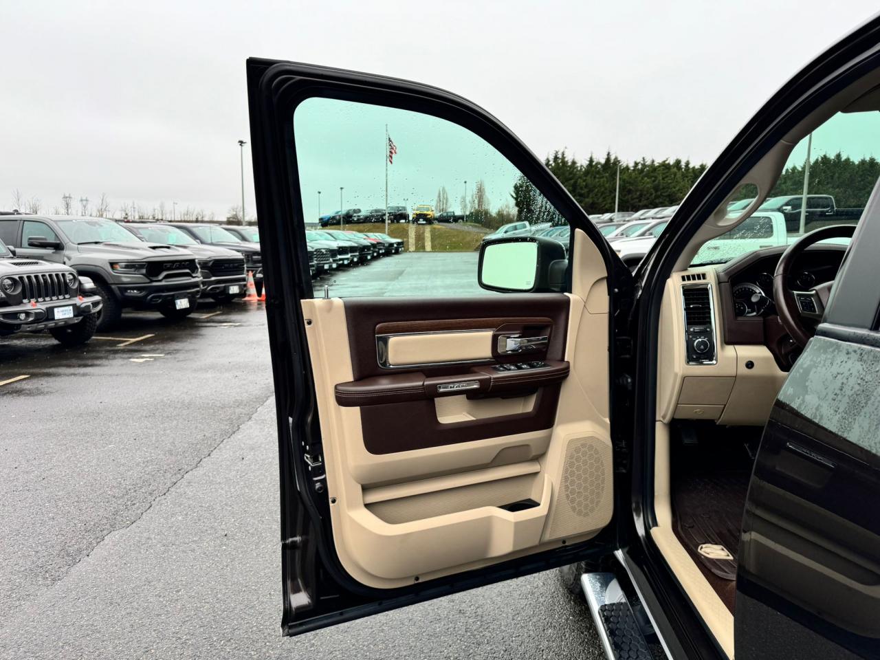 DODGE RAM 1500 CREW LARAMIE AIR RAMBOX