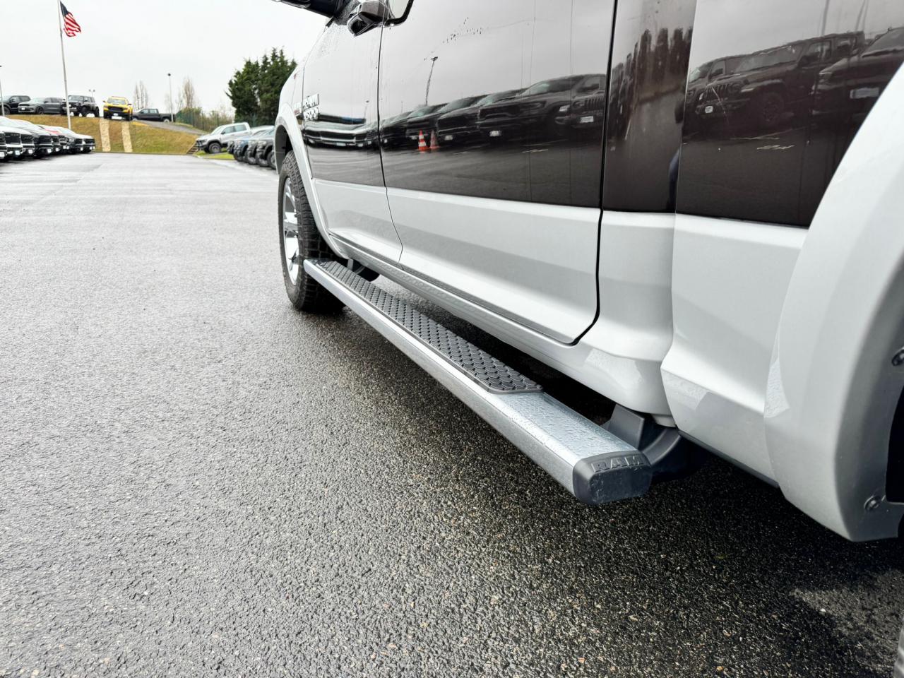 DODGE RAM 1500 CREW LARAMIE AIR RAMBOX